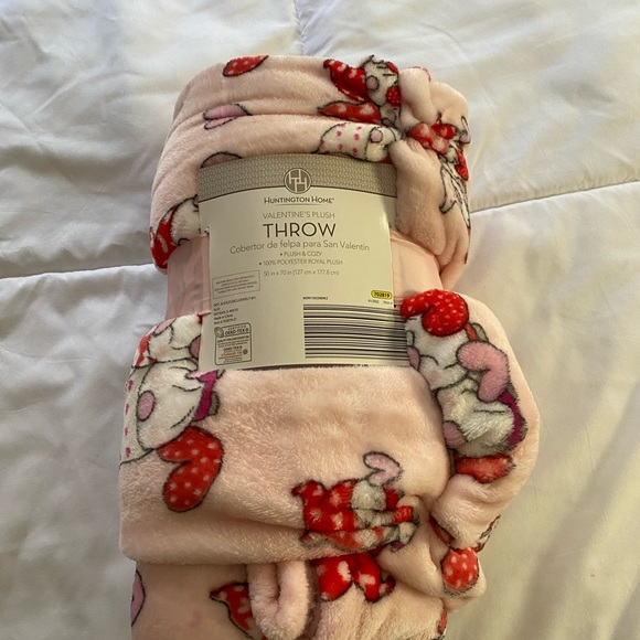 NWT Huntington home valentines plush throw - Picture 2 of 7
